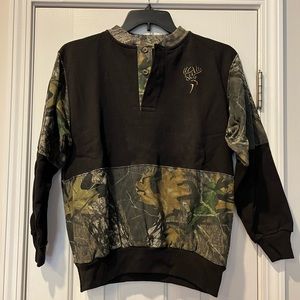 NWT Legendary Whitetails Mossy Oak Youth Sweatshirt